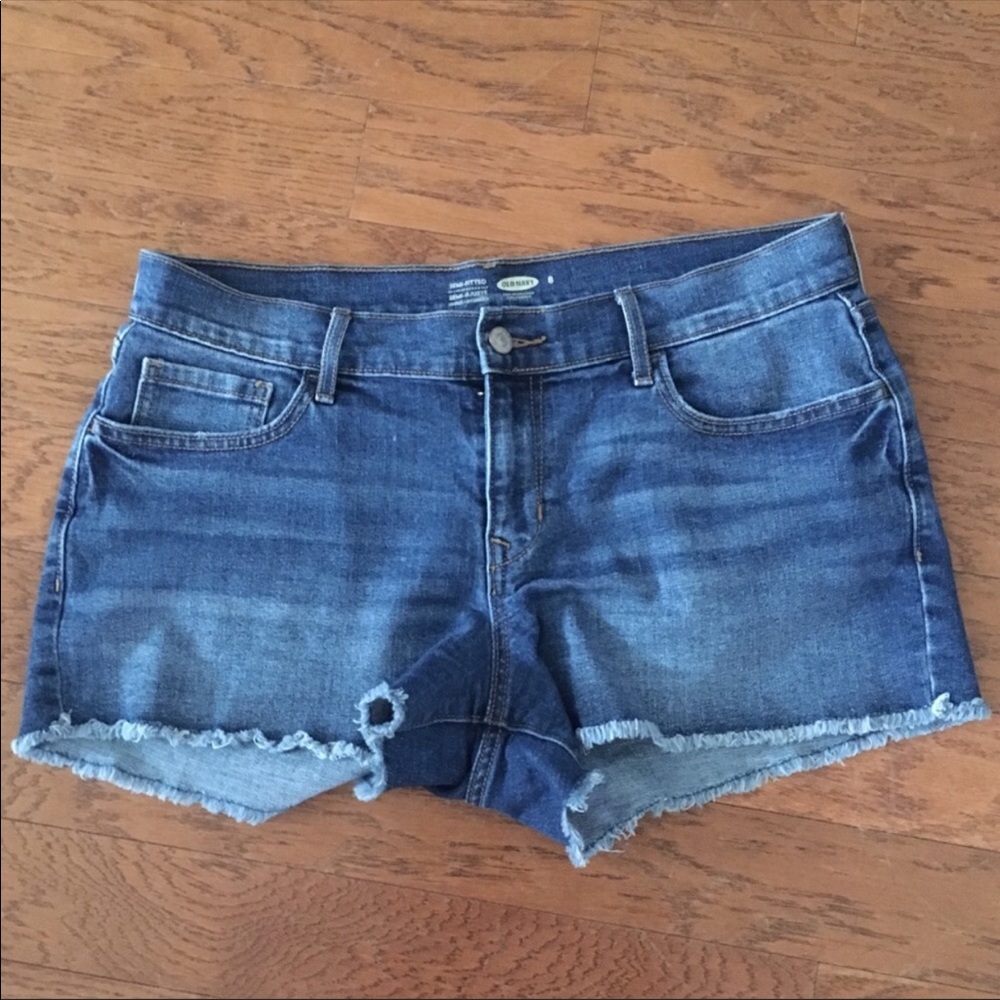 Old Navy frayed jean shorts size 8